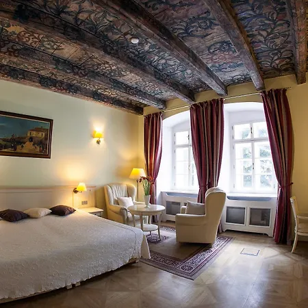 Tyn Yard 4* Prague