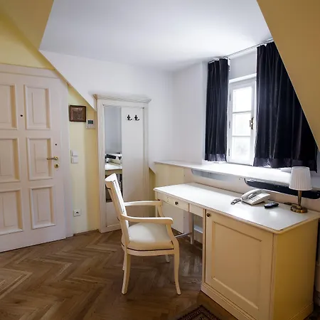 Отель Tyn Yard 4*