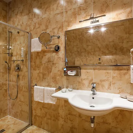 Szálloda Tyn Yard 4*