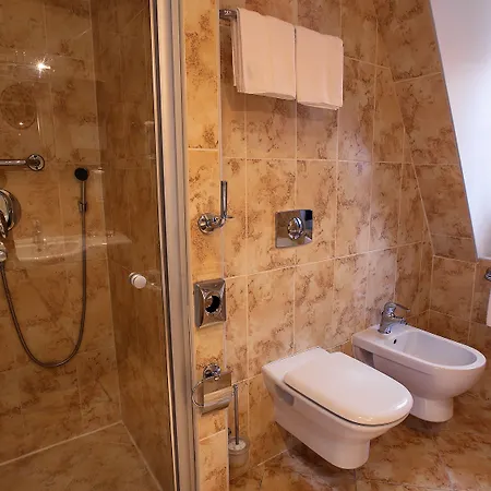 ティーン ヤード レジデンス