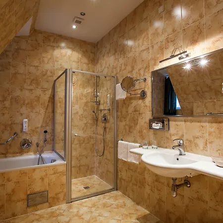 ティーン ヤード レジデンス 4* プラハ