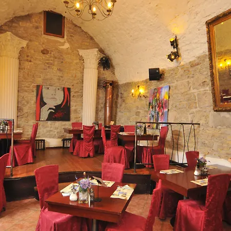 ティーン ヤード レジデンス ホテル 4*