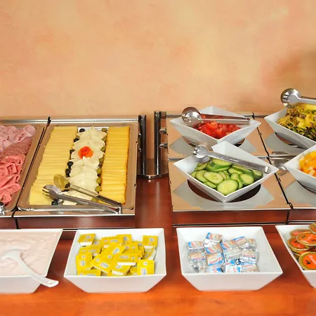 ホテル ティーン ヤード レジデンス 4*