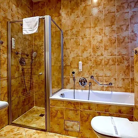 فندق Tyn Yard 4*