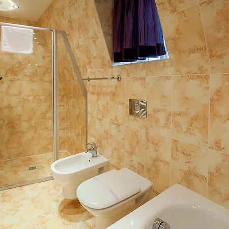 Tyn Yard 4* Prague