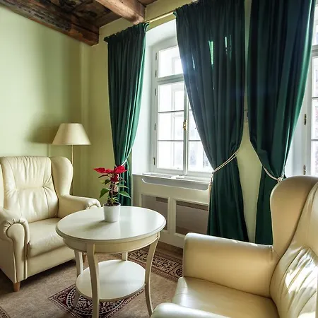 ホテル ティーン ヤード レジデンス 4*