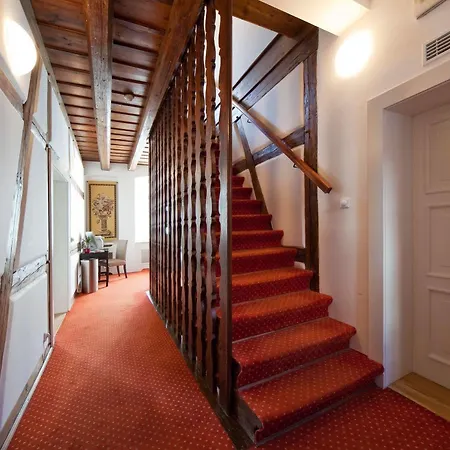 Tyn Yard 4* Prague