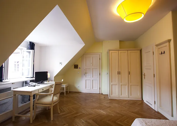 Tyn Yard 4* Prague