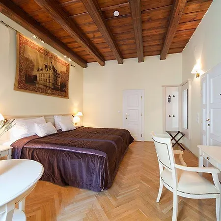 ティーン ヤード レジデンス プラハ